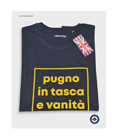 t-shirt pugno in tasca 2